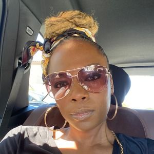 Meet your Posher, Simone